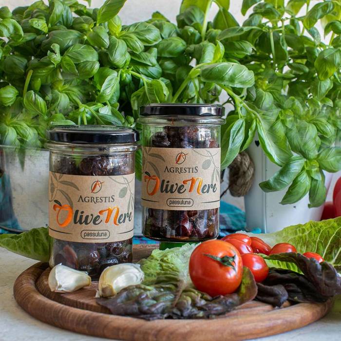 Passuluna Oliven mit Knoblauch und Peperoncini (Agrestis) 180 g